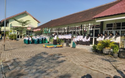 Upacara Bendera MIN 3 Jember : Tanamkan Tanggung Jawab Peserta Didik